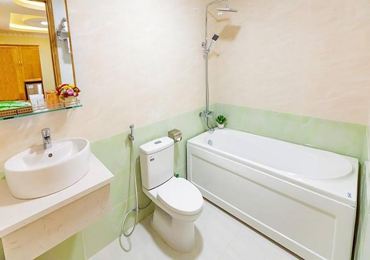 Quang Anh Hotel By The Moment 붕타우 외부 사진